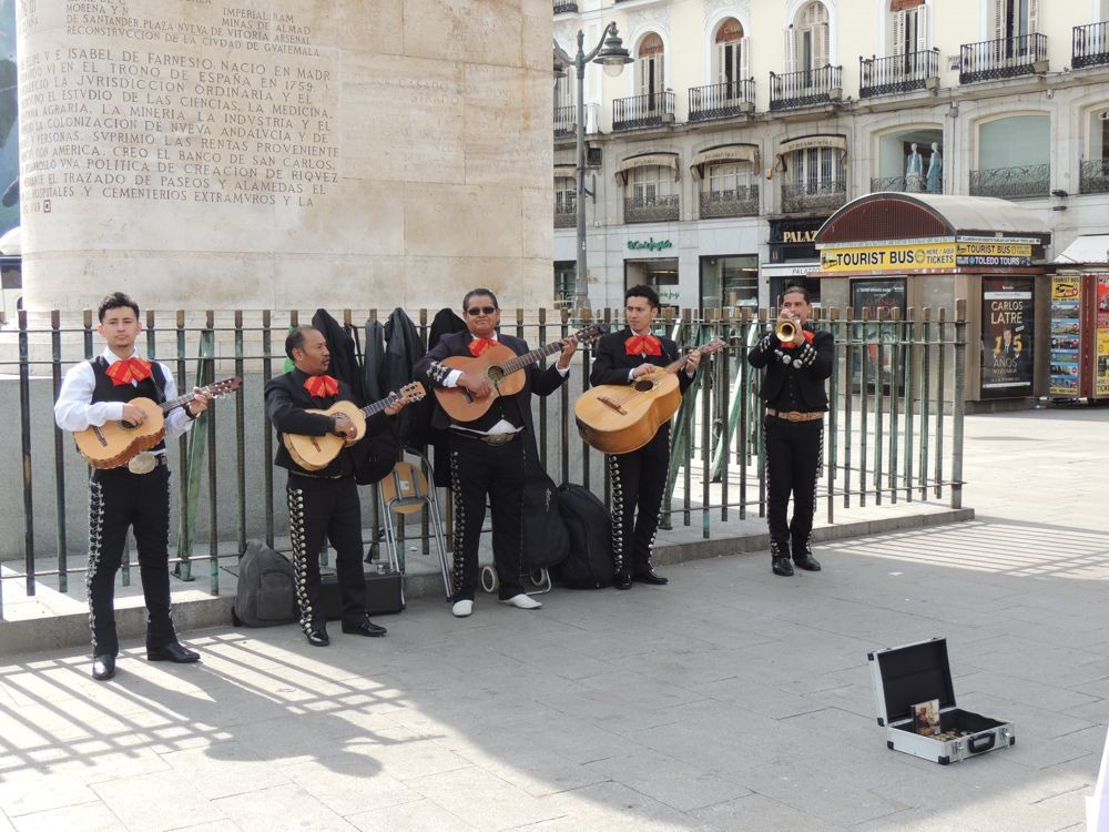 Band in Plaza del Sol